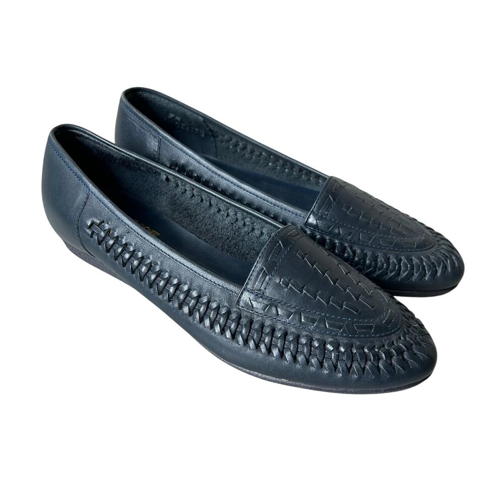 Vintage Cobbie Cuddlers Navy Woven Leather Moccasin Loafers 90s Slip On Flats 7
